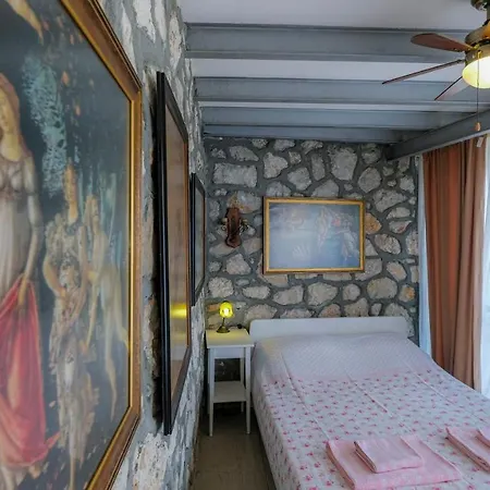 Teras Butik 4*