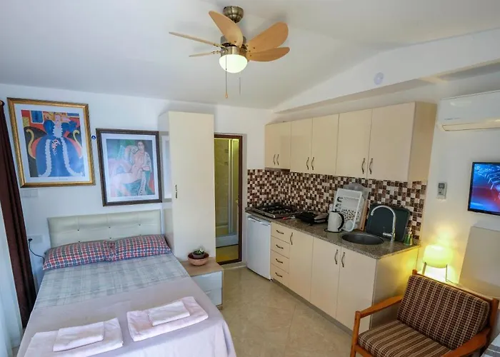 Apart Otel Teras Butik Karaburun (Izmir)